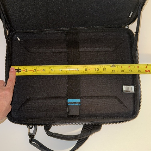 Thule - Gauntlet 4 Attaché Briefcase. - Picture 5 of 8